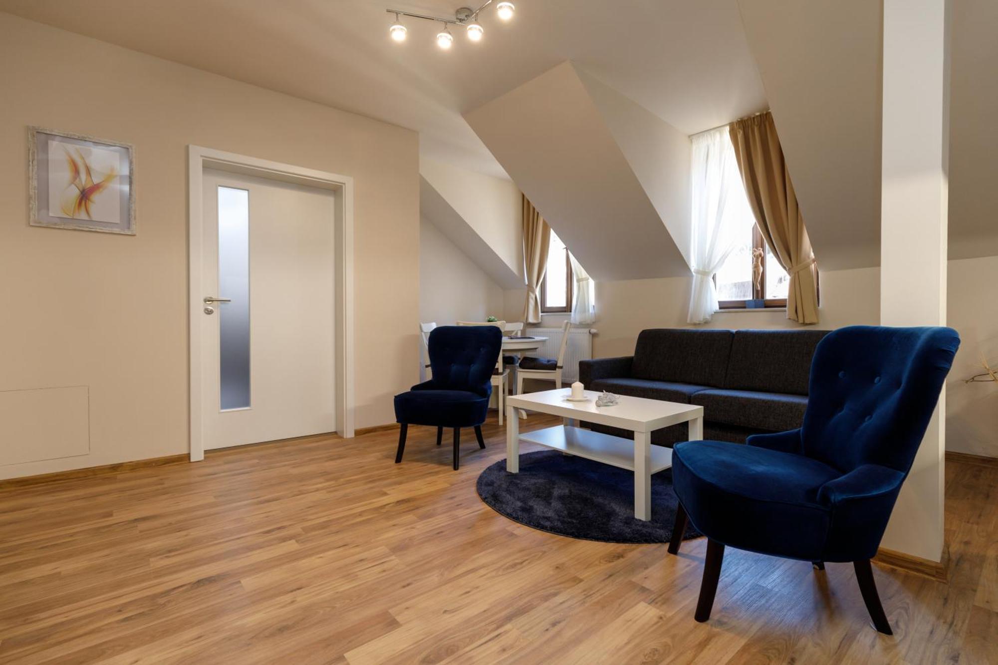 Apartments Menuet Karlovy Vary Ruang foto