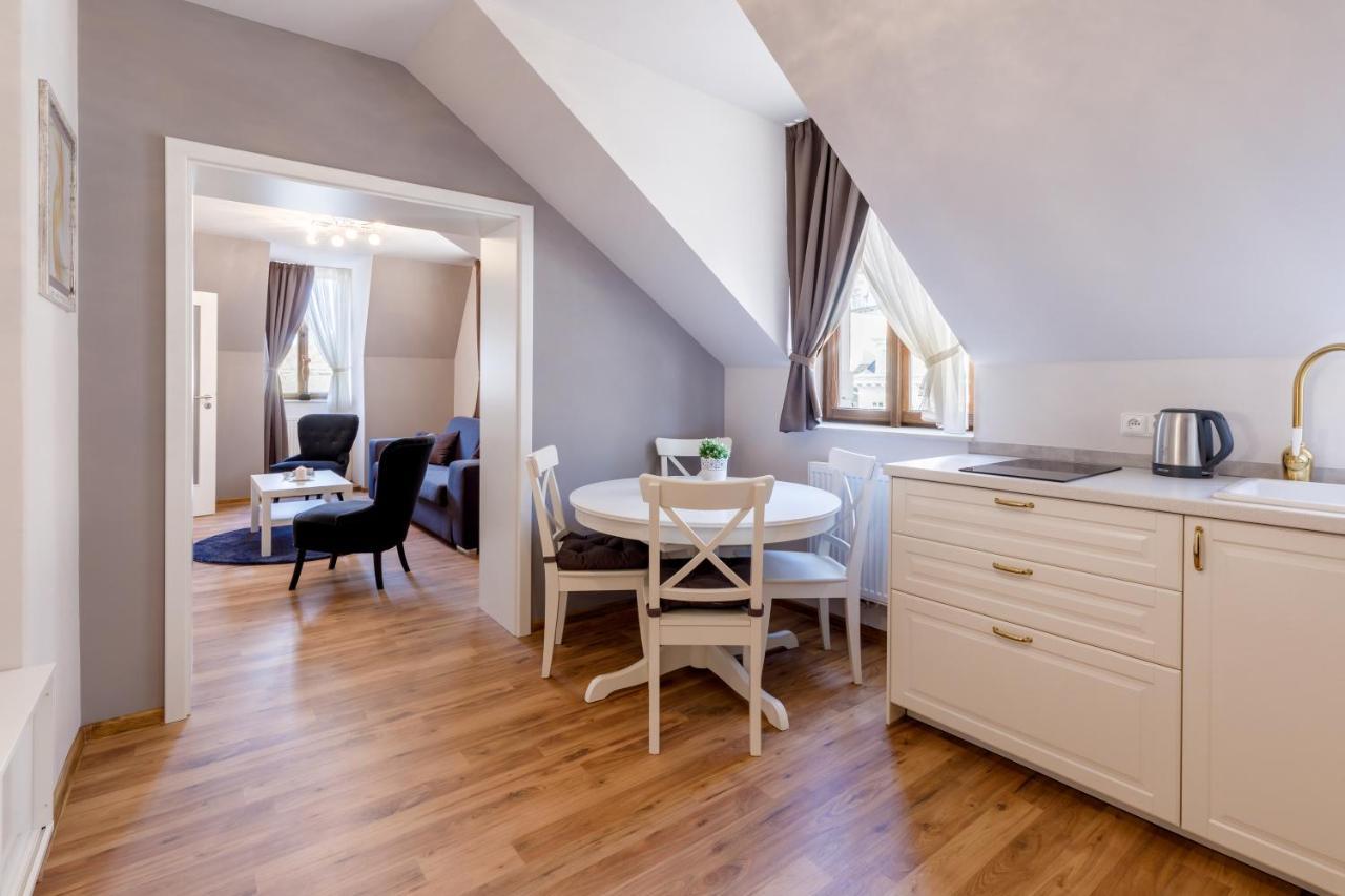 Apartments Menuet Karlovy Vary Ruang foto